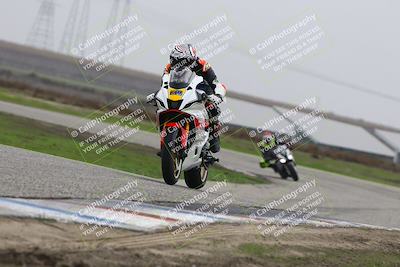 media/Nov-29-2025-TrackDaz (Sat) [[10ae2d9bce]]/B Group/Session 4 (Wheelie Bump)/